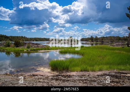 Paesaggio dell'arcipelago svedese vicino a Moensteras, Svezia, Europa Foto Stock