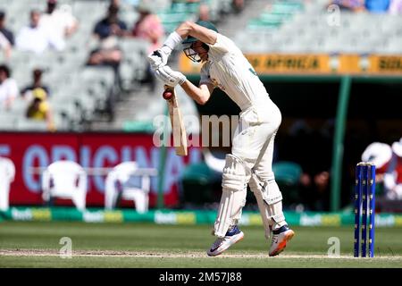 Melbourne, Australia, 27 dicembre 2022. Marnus Labuschagne of Australia bats durante il Boxing Day Test Match tra Australia e Sud Africa al Melbourne Cricket Ground il 27 dicembre 2022 a Melbourne, Australia. Credit: Dave Hewison/Speed Media/Alamy Live News Foto Stock