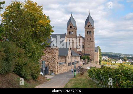 RUEDESHEIM, GERMANIA - 8 OTTOBRE 2021: Abbazia di Ruedesheim all'interno dei vigneti della valle del Reno il 8 ottobre 2021 in Germania Foto Stock