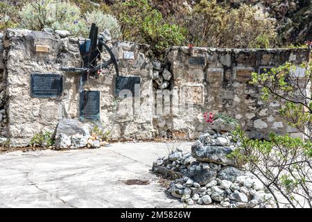 Perù - 16 settembre 2022: Monumento alla spedizione di alpinismo cecoslovacco in Perù che è morto in una frana causata dal terremoto da Foto Stock