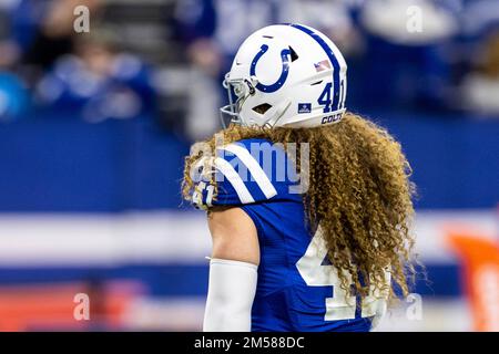 26 dicembre 2022: Indianapolis Colts linebacker Grant Stuard (41) durante la pre-partita della partita NFL contro i Los Angeles Chargers a Indianapolis, Indiana. John Mersits/CSM. Foto Stock