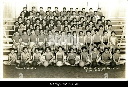 Squadre di basket intramurali. 1926 - 1956. Regione delle pianure centrali (Kansas City, Missouri). Stampa fotografica. Dipartimento dell'interno. Ufficio degli affari indiani. Agenzia Pierre. 1954-1972. Corrispondenza decimale Foto Stock