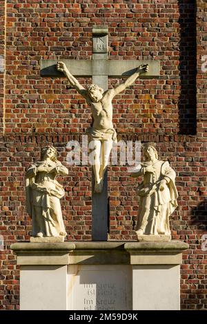 Deutschland, Vreden, Berkel, Westmuensterland, Muensterland, Westfalen, Nordrhein-Westfalen, NRW, Vreden-Zwillbrock, Katholische Pfarrkirche St Franz Foto Stock