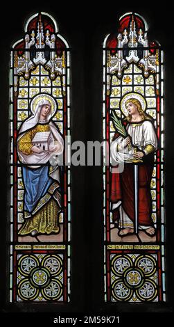 Vetrata di Edwin Horwood (1834-92) raffigurante St Senara e St Ia, St Senara's Church, Zennor, Cornovaglia Foto Stock