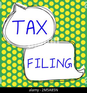 Scrittura visualizzazione testo archiviazione imposte. Business Concept presentando documenti archiviati con informazioni finanziarie del contribuente Foto Stock
