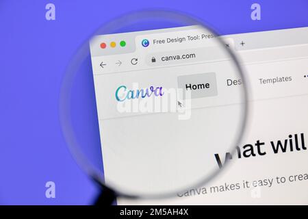 Ostersund, Svezia - 20 novembre 2022: Il sito di Canva sullo schermo di un computer. Canva è una piattaforma di grafica australiana. Foto Stock