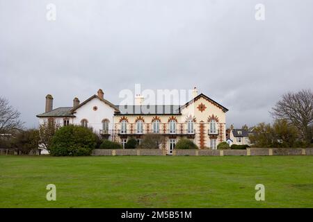 Southwold regno unito 23, novembre 2022 Casa di lusso su misura grande con cortile ben curato Foto Stock