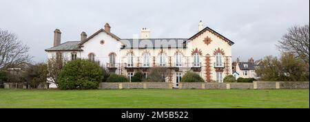 Southwold regno unito 23, novembre 2022 Casa di lusso su misura grande con cortile ben curato Foto Stock