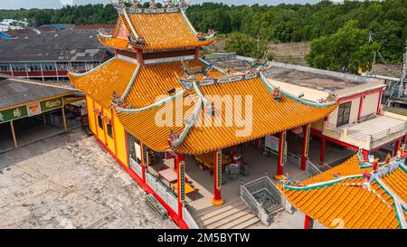 Pulau Ketam, Malesia - 26 dicembre 2022: Pulau Ketam tradotto significa isola di granchio, è una piccola isola situata al largo della costa di Klang. Temp. Cinese Foto Stock