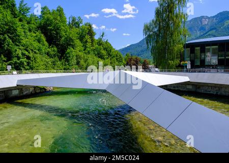 Ponte Mercedes su Traun, centro geografico dell'Austria, Bad Aussee, Ausseer Land, anche Ausseerland, Salzkammergut, Stiria, Austria Foto Stock