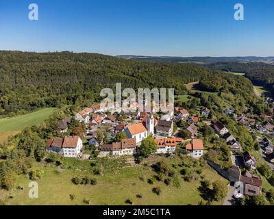 Veduta aerea del centro storico di Aach im Hegau, quartiere di Costanza, Baden-Wuerttemberg, Germania Foto Stock