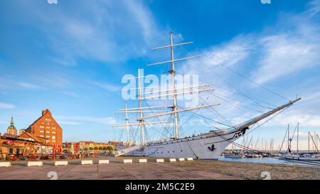 Nave museo Gorch Fock nel porto, nave vela, Stralsund, Meclemburgo-Pomerania occidentale, Germania Foto Stock
