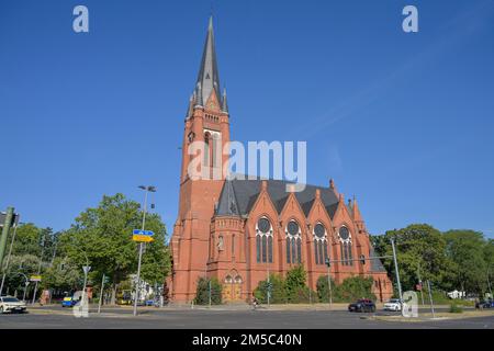 Chiesa Zum Guten Hirten, Friedrich-Wilhelm-Platz, Friedenau, Berlino, Germania Foto Stock