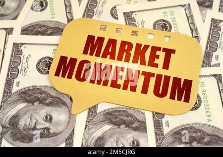Concetto aziendale. Sui dollari è un segno con l'iscrizione - SLANCIO DI MERCATO Foto Stock