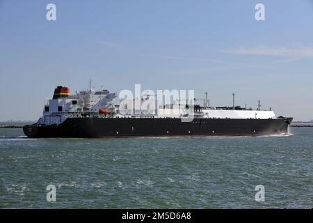 La petroliera GNL Soyo arriva nel porto di Rotterdam il 31 agosto 2022. Foto Stock