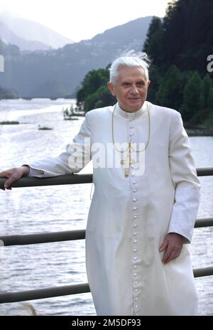 Stato della Città del Vaticano, Vatikanstadt. 28th Dec, 2022. Papa Benedetto XVI/dpa/Alamy Live News Foto Stock