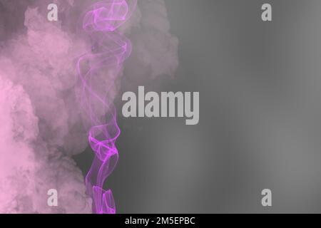 Astratto panno fumo chiaro su sfondo rosa arancione magenta rosso gradiente. Foto Stock