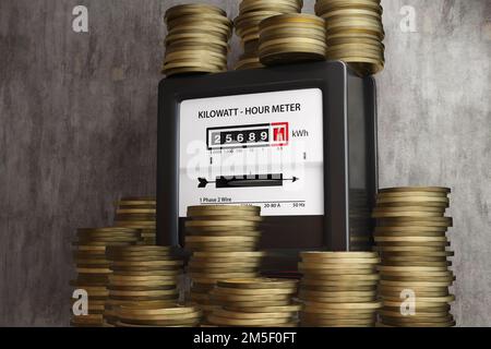 Pile di monete d'oro intorno ad un contatore elettrico. Illustrazione del concetto di aumento delle bollette energetiche domestiche Foto Stock