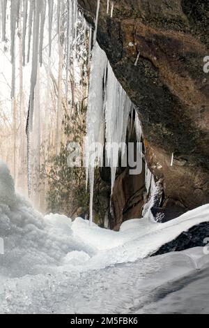 Cascate di Slick Rock in inverno - Pisgah National Forest - vicino a Brevard, North Carolina USA Foto Stock