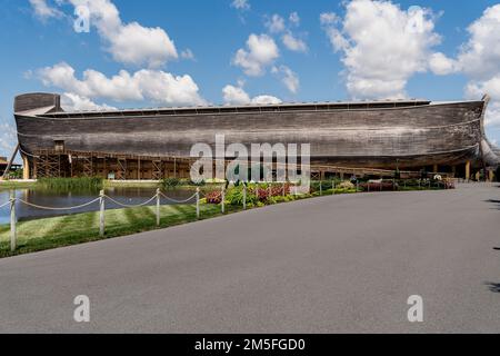Ark Encounter Exterior a Williamstown, KY USA - l'Arca è una replica di dimensioni reali dell'Arca Biblica. Foto Stock