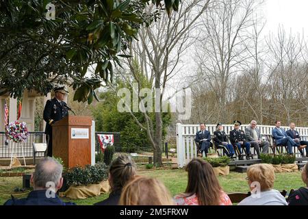 Brig. Il generale Warner A. Ross II, Assistente generale – esercito della Guardia nazionale del Tennessee, fa le sue osservazioni durante una cerimonia di deposizione della corona, il 15 marzo, nella casa di Jackson, l'Hermitage, fuori Nashville. La cerimonia si è svolta in quello che sarebbe stato il 255th° compleanno di Jackson. (Foto di Edgar Castro) Foto Stock