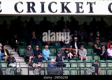 Melbourne, Australia, 29 dicembre 2022. Gli appassionati di cricket sono visti nell'area soci durante il Boxing Day Test Match tra Australia e Sud Africa al Melbourne Cricket Ground il 29 dicembre 2022 a Melbourne, Australia. Credit: Dave Hewison/Speed Media/Alamy Live News Foto Stock