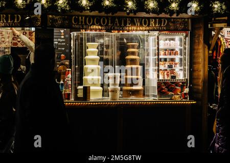 London Embankment e dintorni di Trafalgar Square a Natale Foto Stock