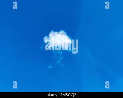 Single Small Sheeple Cloud, Cirrocumulus Cloud, Cirrocumulus Clouds, Germania Foto Stock