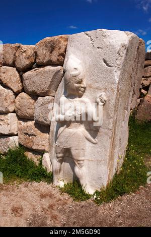 Scultura in rilievo Hittita sulla porta dei Re dell'antica capitale Hattusa, un sito patrimonio dell'umanità dell'UNESCO, Hattusa, Turchia Foto Stock