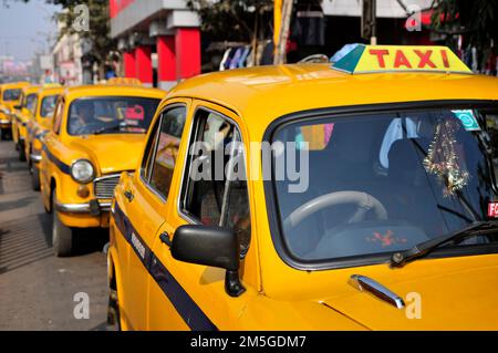 Taxi Yellow Ambassador a Kolkata, India. Foto Stock