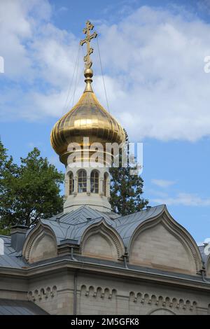 Cupola dorata della Chiesa ortodossa russa di Baden-Baden, Foresta Nera settentrionale, Foresta Nera, Baden-Wuerttemberg, Germania Foto Stock