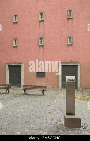 Piazza dell'ex sinagoga, Ettinghausen Platz, Marktplatz, Hoechst, Main, Francoforte, Assia, Germania Foto Stock