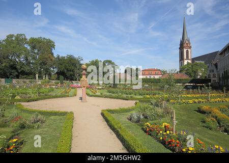 Il Giardino del Principe Giorgio e la Torre della Chiesa di San Elisabeth a Darmstadt, Bergstrasse, Assia, Germania Foto Stock