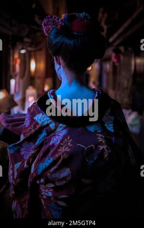 Il retro di una Geisha, Kyoto Giappone Foto Stock