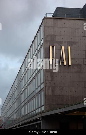 Torino, Piemonte, Italia - NOV 08 2022: RAI Torino sede storica della radio e della televisione italiana RAI - pubblico nazionale b Foto Stock