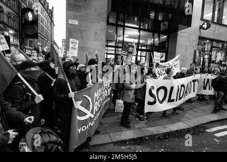 Lo sciopero di Glasgow ha protestato contro la solidarietà in risposta al fatto che il primo ministro Rishi Sunak si è insediato come primo ministro britannico Foto Stock