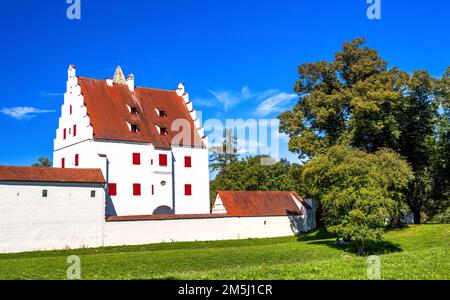 NEUBURG, GERMANIA - 5 SETTEMBRE: La casstle di caccia Gruenau vicino Neuburg, Germania il 5 settembre 2022. Foto Stock