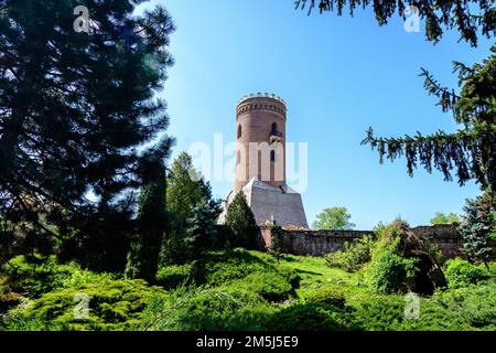 Parco Chindia (Parcul Chindia) vicino agli antichi edifici in pietra e alle rovine della Corte reale di Targoviste (Curtea Domneasca) nella parte storica di Foto Stock