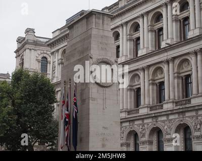 Memoriale di guerra di cenotafio per commemorare le deadi di tutte le guerre a Londra, Regno Unito Foto Stock