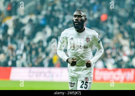 ISTANBUL, TURCHIA - 29 DICEMBRE: Arthur Masuaku di Besiktas durante la partita turca Super Lig tra Besiktas e Adana Demirspor allo Stadion Vodafone Park il 29 dicembre 2022 a Istanbul, Turchia (Foto di Orange Pictures) Foto Stock