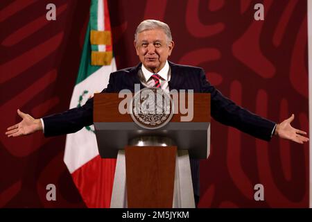 Città del Messico, Messico. 29th Dec, 2022. 29 dicembre 2022, Città del Messico, Messico: Il presidente messicano Andres Manuel Lopez Obrador durante una conferenza con i giornalisti al Palazzo Nazionale di Città del Messico, Messico il 29 dicembre 2022 a Città del Messico (Foto di Luis Barron/Eyepix Group/Sipa USA). Credit: Sipa USA/Alamy Live News Foto Stock