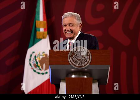 Città del Messico, Messico. 29th Dec, 2022. 29 dicembre 2022, Città del Messico, Messico: Il presidente messicano Andres Manuel Lopez Obrador durante una conferenza con i giornalisti al Palazzo Nazionale di Città del Messico, Messico il 29 dicembre 2022 a Città del Messico (Foto di Luis Barron/Eyepix Group/Sipa USA). Credit: Sipa USA/Alamy Live News Foto Stock