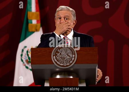 Città del Messico, Messico. 29th Dec, 2022. Il presidente messicano Andres Manuel Lopez Obrador durante una conferenza con i giornalisti al Palazzo Nazionale di Città del Messico, Messico il 29 dicembre 2022 a Città del Messico, Messico (Credit Image: © Luis Barron/eyepix via ZUMA Press Wire) Foto Stock