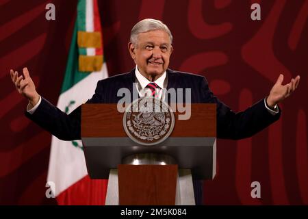 Città del Messico, Messico. 29th Dec, 2022. 29 dicembre 2022, Città del Messico, Messico: Il presidente messicano Andres Manuel Lopez Obrador durante una conferenza con i giornalisti al Palazzo Nazionale di Città del Messico, Messico il 29 dicembre 2022 a Città del Messico (Foto di Luis Barron/Eyepix Group/Sipa USA). Credit: Sipa USA/Alamy Live News Foto Stock