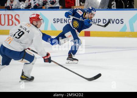 Davos, Svizzera. 29th Dec, 2022. 29.12.2022, Davos, Eistadion Davos, Spengler Cup: HC Davos - IFK Helsinki, Davyd Barandun di Davos (Andrea Branca/SPP-JP) Credit: SPP Sport Press Photo. /Alamy Live News Foto Stock