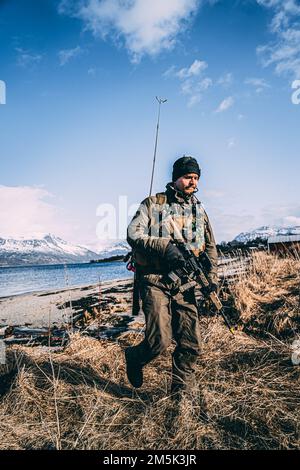 Un Korps Marinier con il Royal Netherlands Marine Corps spara colpi da ...