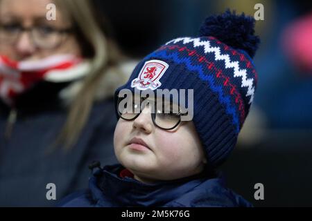 Un giovane fan di Middlesborough durante la partita del Campionato Sky Bet Blackburn Rovers vs Middlesbrough a Ewood Park, Blackburn, Regno Unito, 29th dicembre 2022 (Foto di Phil Bryan/News Images) Foto Stock