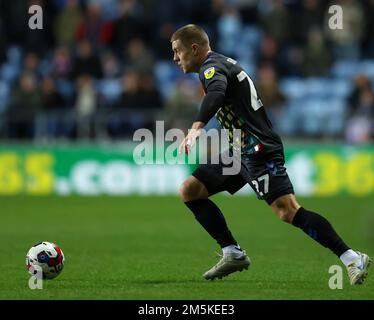 Coventry, Regno Unito. 29th Dec, 2022. Jake Bidwell #27 di Coventry City durante il campionato Sky Bet Match Coventry City vs Cardiff City a Coventry Building Society Arena, Coventry, Regno Unito, 29th dicembre 2022 (Photo by Nick Browning/News Images) a Coventry, Regno Unito il 12/29/2022. (Foto di Nick Browning/News Images/Sipa USA) Credit: Sipa USA/Alamy Live News Foto Stock