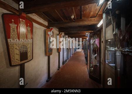 Corridoio difensivo interno nel vicolo d'oro del Castello di Praga - Praga, Repubblica Ceca Foto Stock