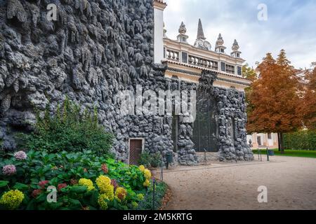 Grotta Muro e Aviario al Giardino di Wallenstein - Praga, Repubblica Ceca Foto Stock